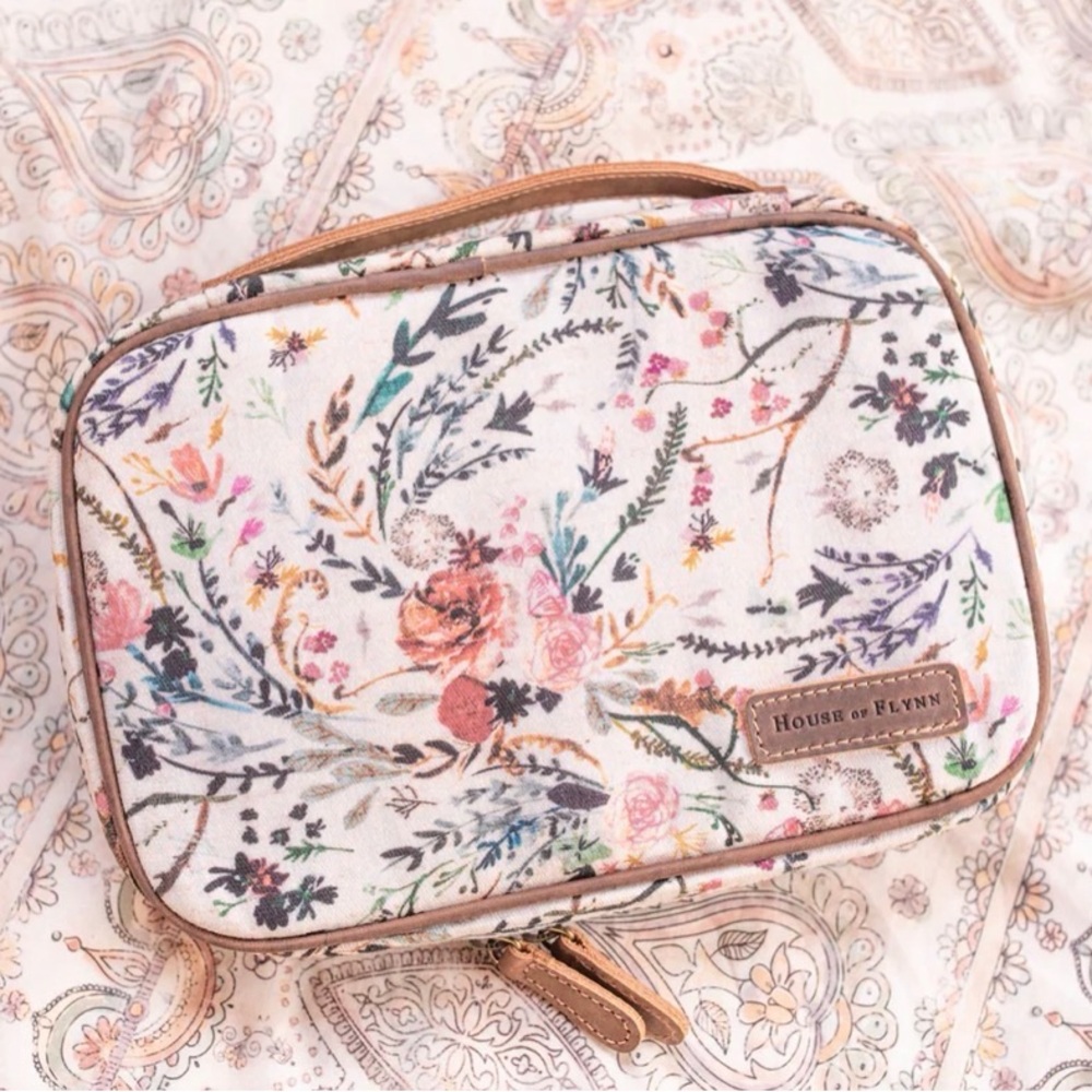 House of Flynn Slim Organization Case in Blush Fable